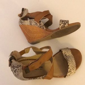 Kenneth Cole snakeskin wedges